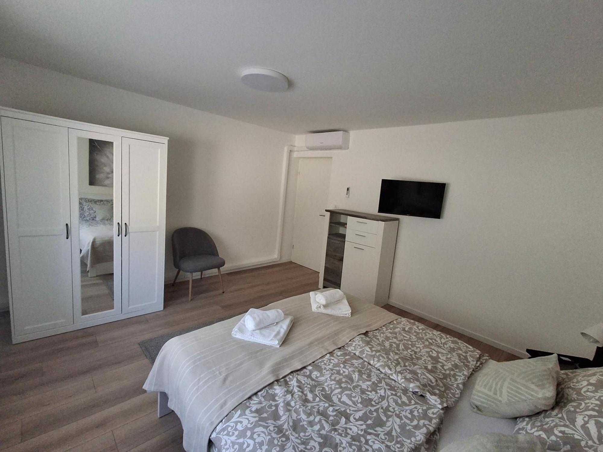 Apartmani Alma Пула Экстерьер фото